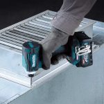 Atornillador de Impacto Inalámbrico 1/4" 40V+ 2 Baterías 2.5Ah 40V+ Cargador XGT 40Vmax + Maleta Makita TD001GD201 - Imagen 3