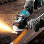 Esmeril Angular Inalámbrico 4-1/2" 40V Velocidad Variable + 2 Baterías 4.0Ah + Cargador + Makpac. Makita GA028GM201