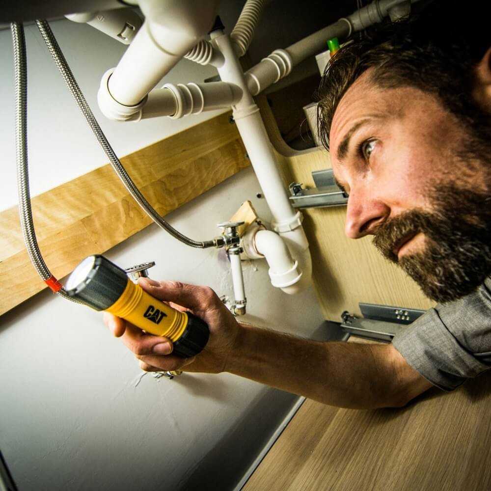 Linterna Led Mano Plástica 200 Lúmenes CAT CTRACK - Imagen 4